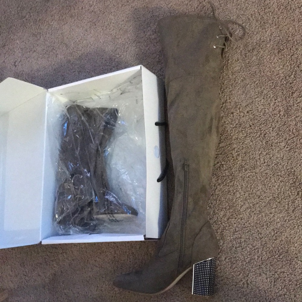 Guess thigh high boots BRAND NEW‼️ - Picture 2 of 7